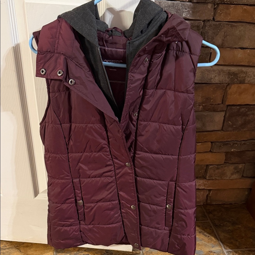 Arizona Jean Company Maroon Puffer Vest